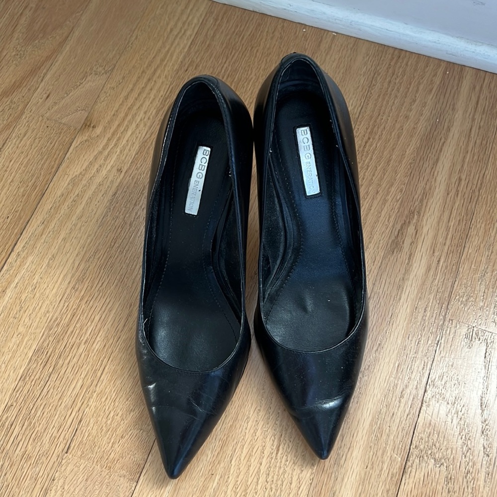 BCBGeneration Black Pumps